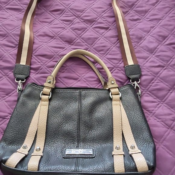 Purses - Picture 2 of 9